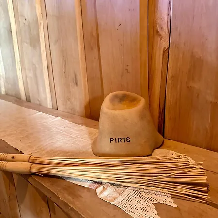 Pujalgi Feriehus Ēdole